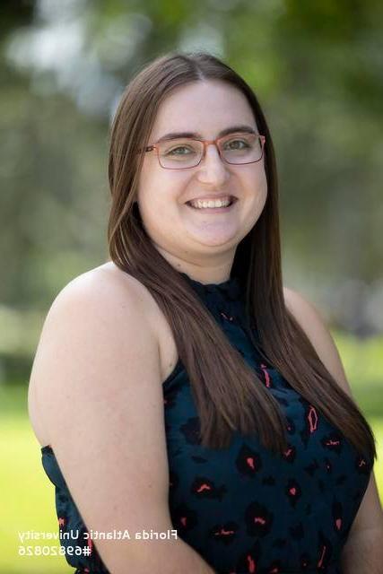 Lauren's Headshot